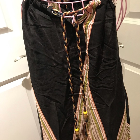 Women’s dress - Picture 3 of 3